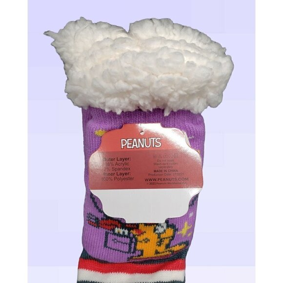 NWT Snoopy Slipper Socks Peanuts Sherpa Lined No Slip Grips One Sz Gift - Picture 5 of 7